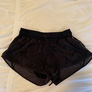 Lululemon Hotty Hot 2” Shorts